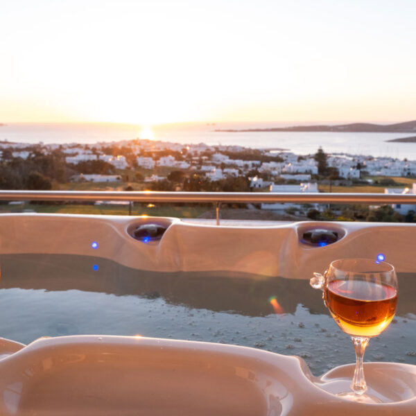 Thumbnail for Alloggio con vista mare a Paros: cosa considerare prima di prenotare