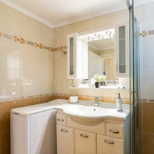 Bathroom - Panos Parikia Apartment