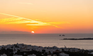 Autumn in Paros: Peaceful Holidays with Luxury and Views
