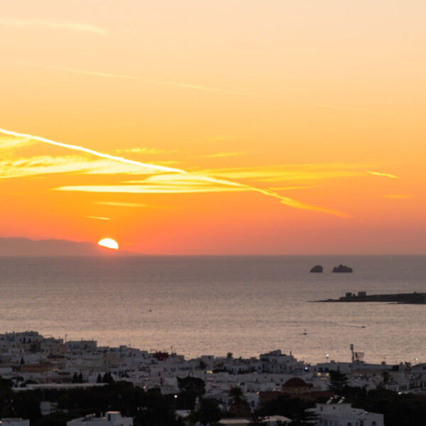 Thumbnail for Autumn in Paros: Peaceful Holidays with Luxury and Views